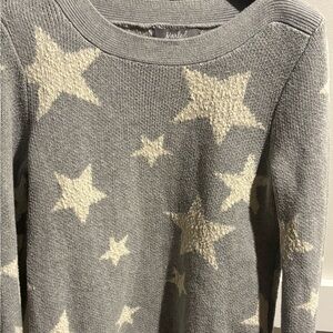 Marled Gray Sweater with Cream Star Motif size M